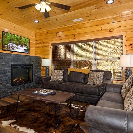 5Bd5B Escape Cabin With 2 Hottubs, Thtr &Game Rm,1Mi To The Parkway! 4Mi To Dollywood - Spring Deal Pigeon Forge Eksteriør bilde