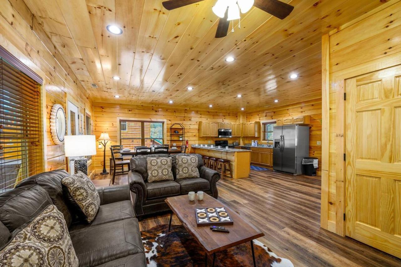 5Bd5B Escape Cabin With 2 Hottubs, Thtr &Game Rm,1Mi To The Parkway! 4Mi To Dollywood - Spring Deal Pigeon Forge Eksteriør bilde