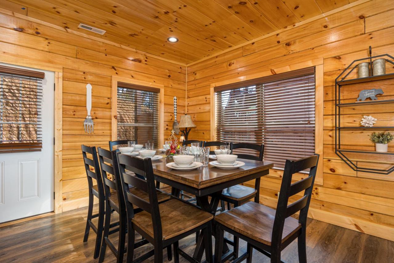 5Bd5B Escape Cabin With 2 Hottubs, Thtr &Game Rm,1Mi To The Parkway! 4Mi To Dollywood - Spring Deal Pigeon Forge Eksteriør bilde