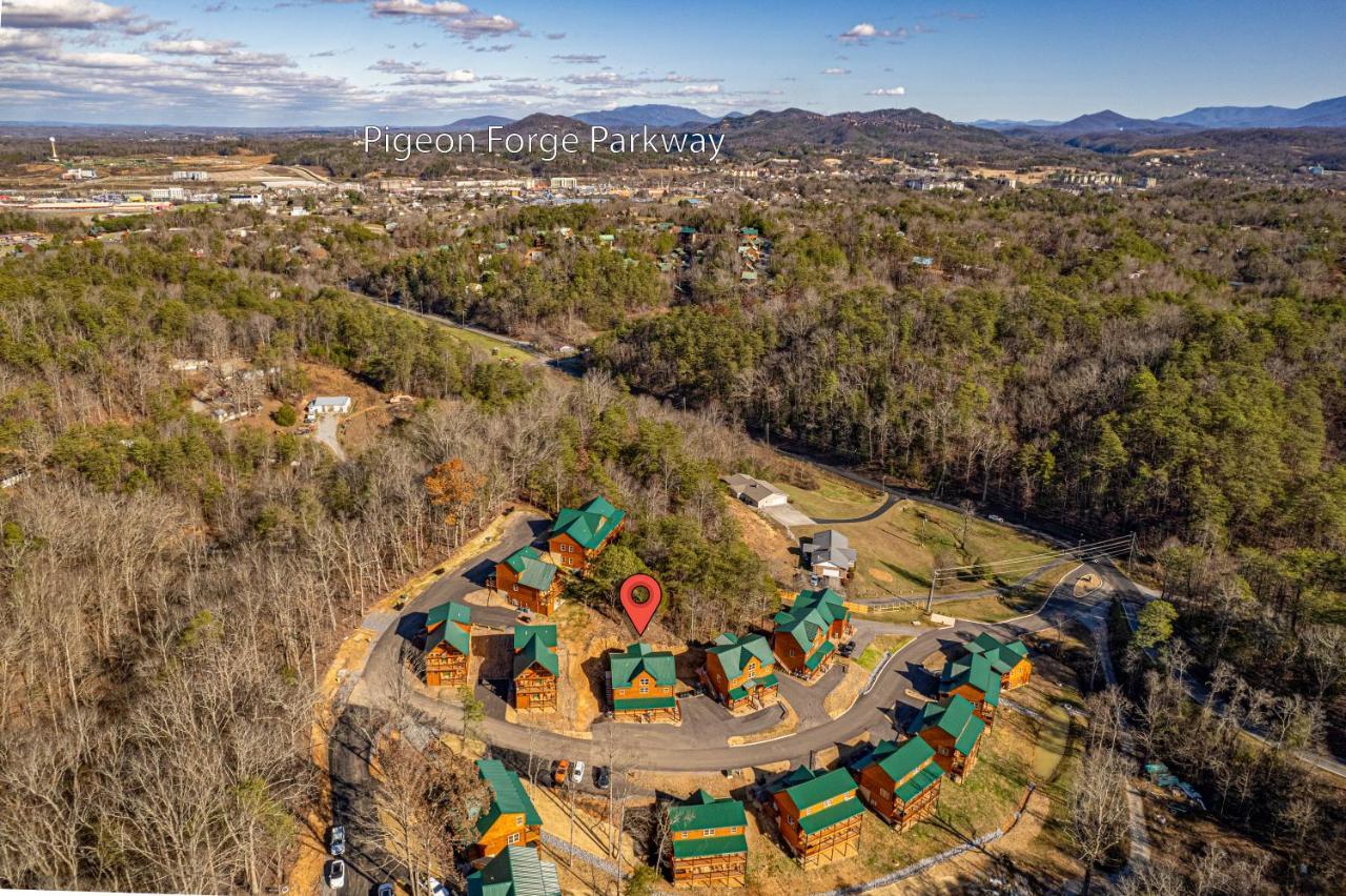 5Bd5B Escape Cabin With 2 Hottubs, Thtr &Game Rm,1Mi To The Parkway! 4Mi To Dollywood - Spring Deal Pigeon Forge Eksteriør bilde