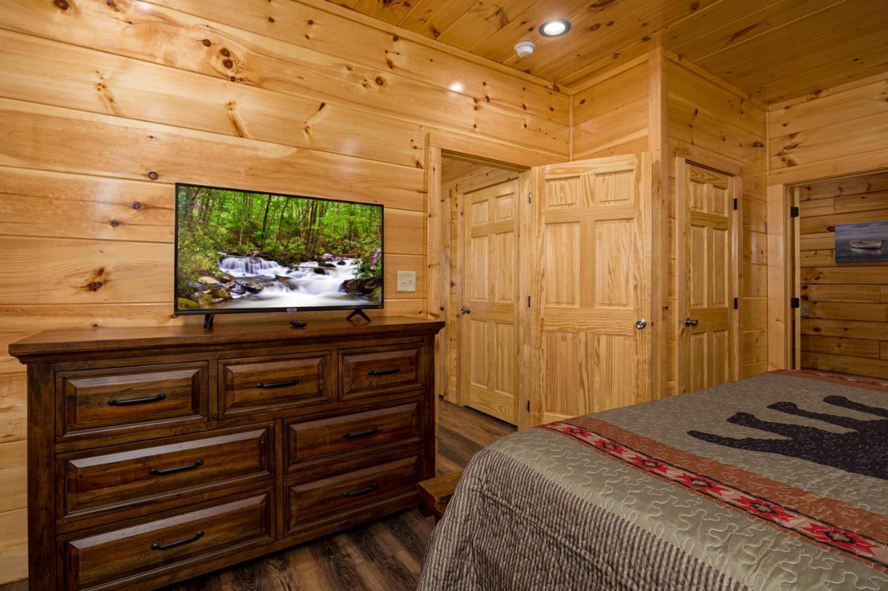 5Bd5B Escape Cabin With 2 Hottubs, Thtr &Game Rm,1Mi To The Parkway! 4Mi To Dollywood - Spring Deal Pigeon Forge Eksteriør bilde