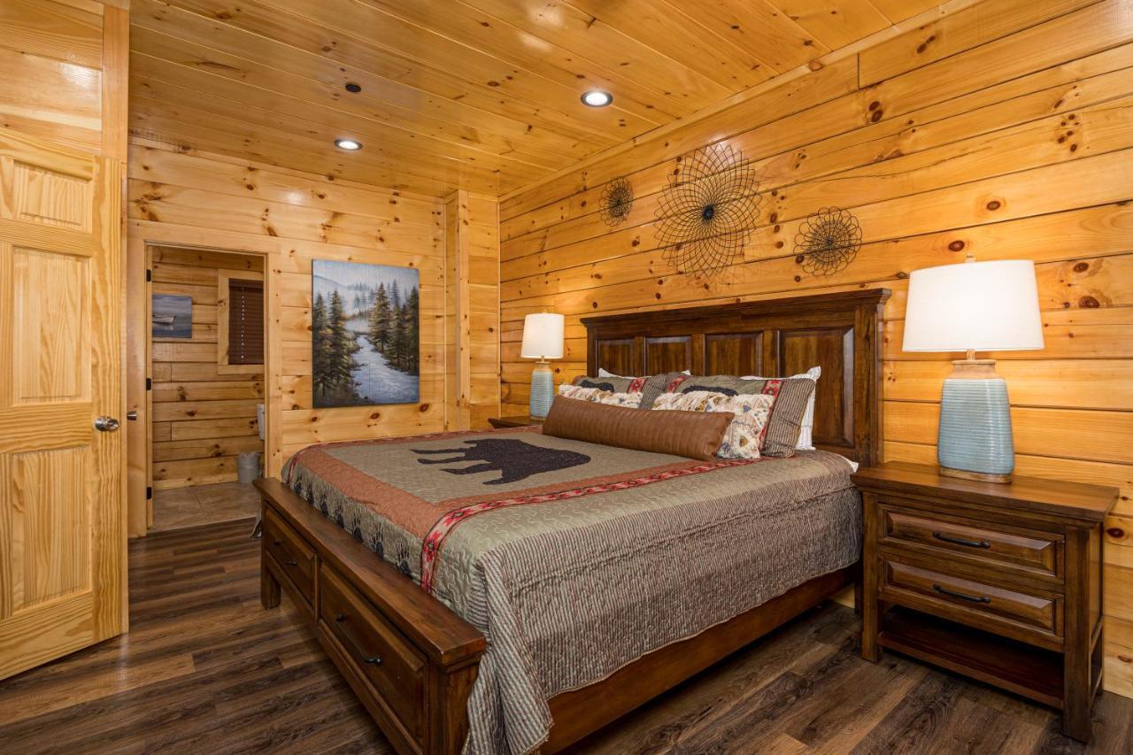 5Bd5B Escape Cabin With 2 Hottubs, Thtr &Game Rm,1Mi To The Parkway! 4Mi To Dollywood - Spring Deal Pigeon Forge Eksteriør bilde
