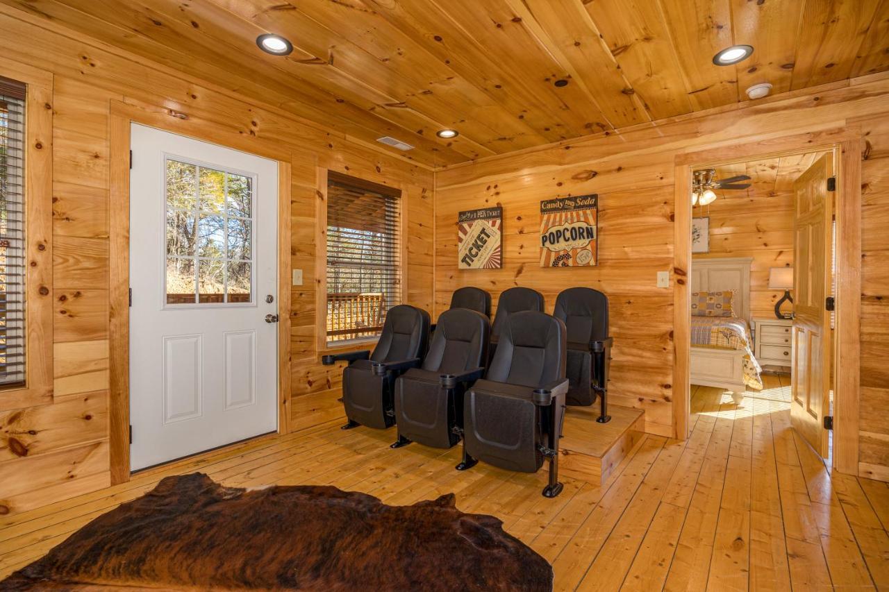 5Bd5B Escape Cabin With 2 Hottubs, Thtr &Game Rm,1Mi To The Parkway! 4Mi To Dollywood - Spring Deal Pigeon Forge Eksteriør bilde