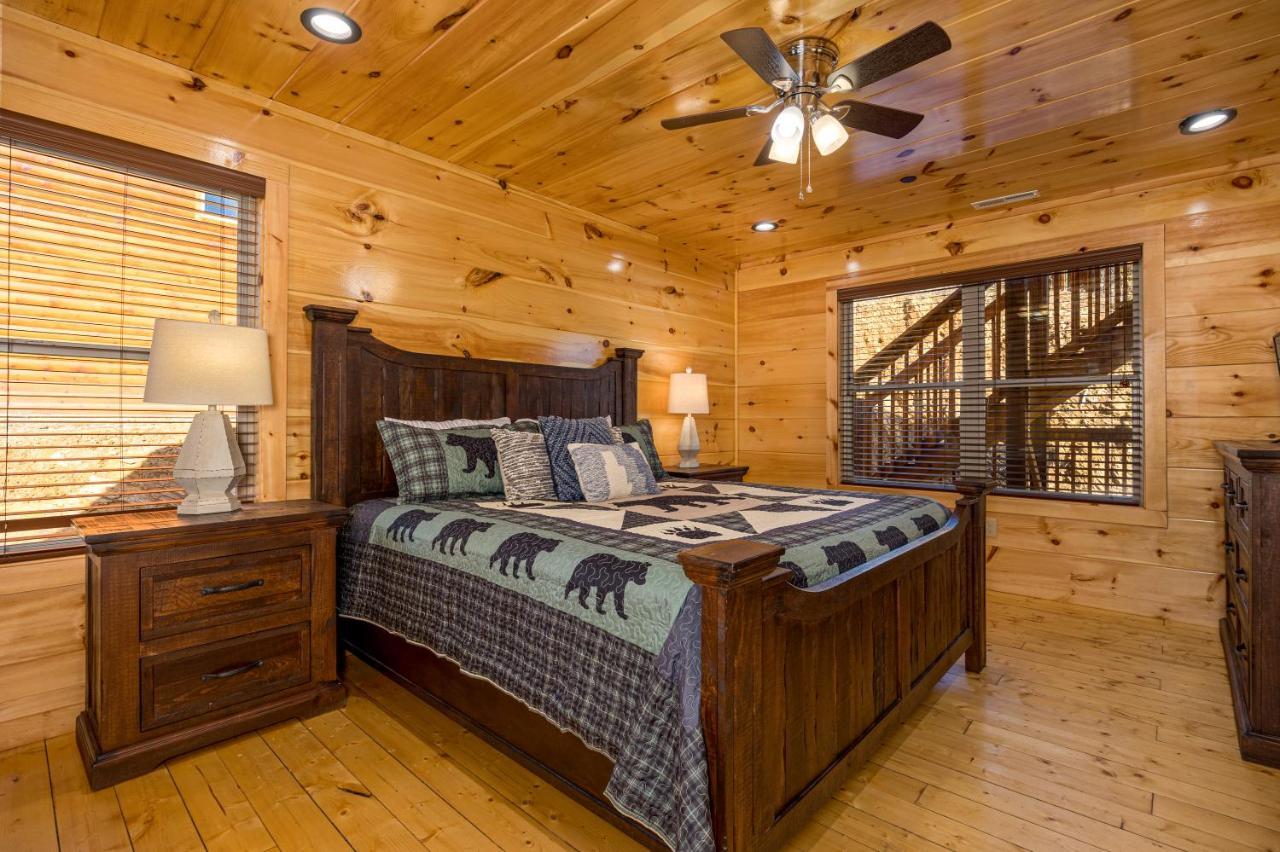 5Bd5B Escape Cabin With 2 Hottubs, Thtr &Game Rm,1Mi To The Parkway! 4Mi To Dollywood - Spring Deal Pigeon Forge Eksteriør bilde