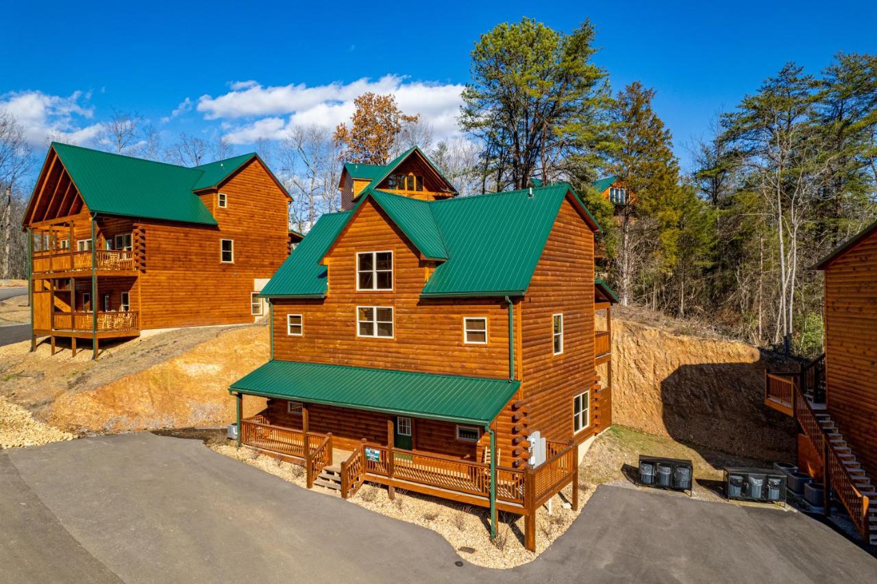 5Bd5B Escape Cabin With 2 Hottubs, Thtr &Game Rm,1Mi To The Parkway! 4Mi To Dollywood - Spring Deal Pigeon Forge Eksteriør bilde