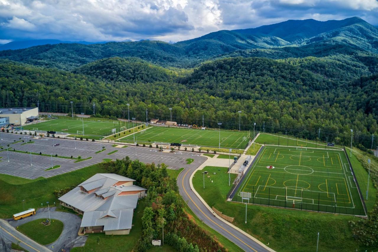 5Bd5B Escape Cabin With 2 Hottubs, Thtr &Game Rm,1Mi To The Parkway! 4Mi To Dollywood - Spring Deal Pigeon Forge Eksteriør bilde