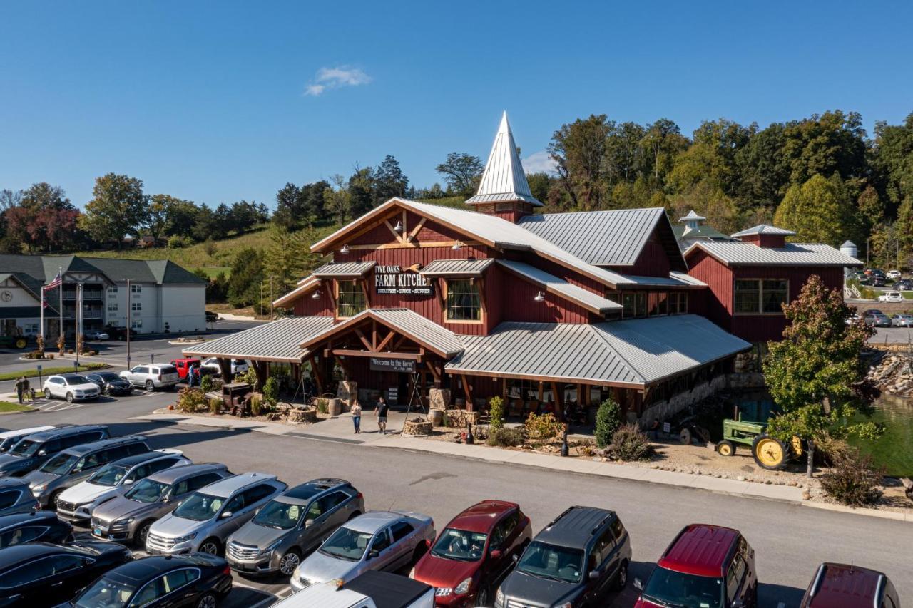 5Bd5B Escape Cabin With 2 Hottubs, Thtr &Game Rm,1Mi To The Parkway! 4Mi To Dollywood - Spring Deal Pigeon Forge Eksteriør bilde